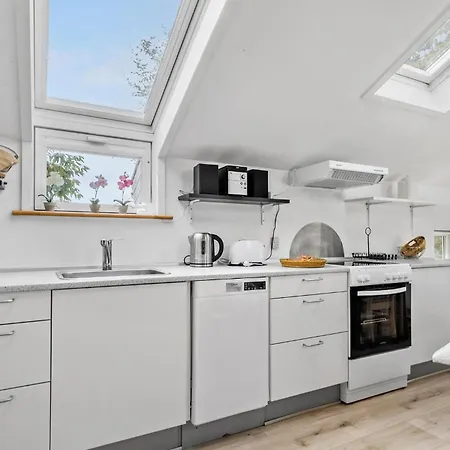 2 Bedroom Lovely In