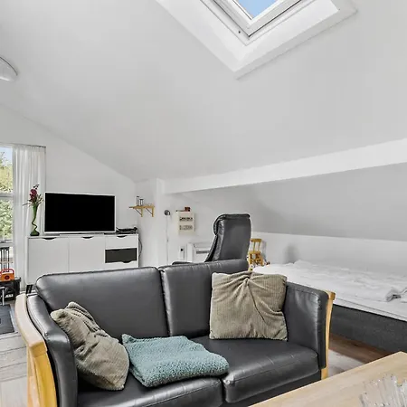 2 Bedroom Lovely In Hébergement de vacances *
