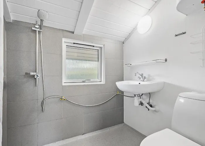 2 Bedroom Lovely In 別荘