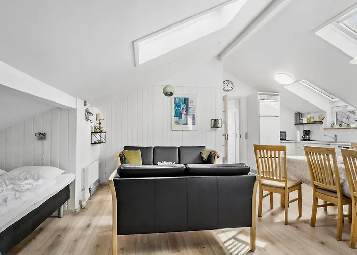 2 Bedroom Lovely In *