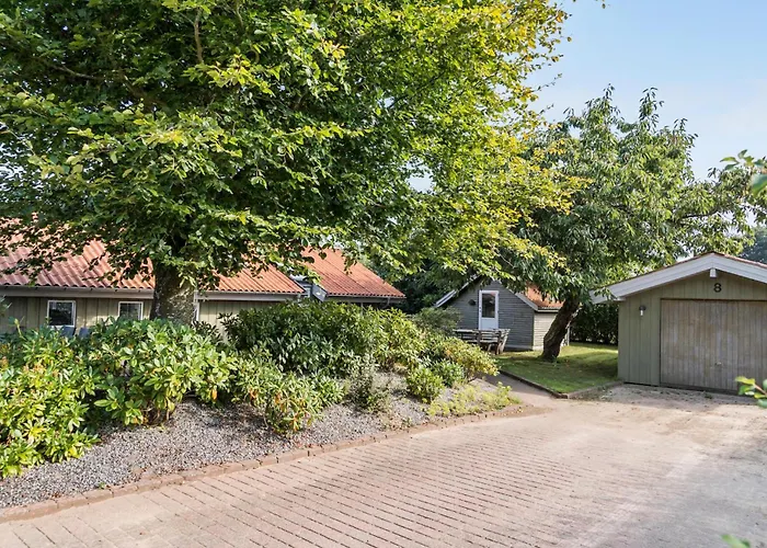 2 Bedroom Lovely In