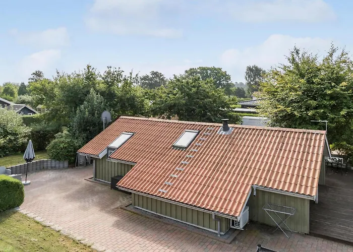 2 Bedroom Lovely In *